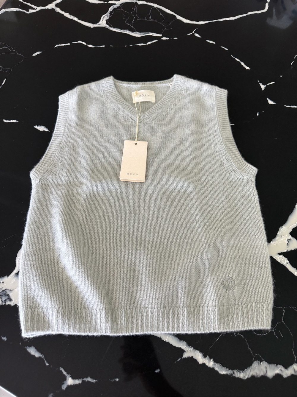 Doen WINSTON CASHMERE VEST -- EUCALYPTUS